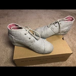 *~TOMS~* girls Desert Wedge Metallic Linen 💁🏼‍♀️